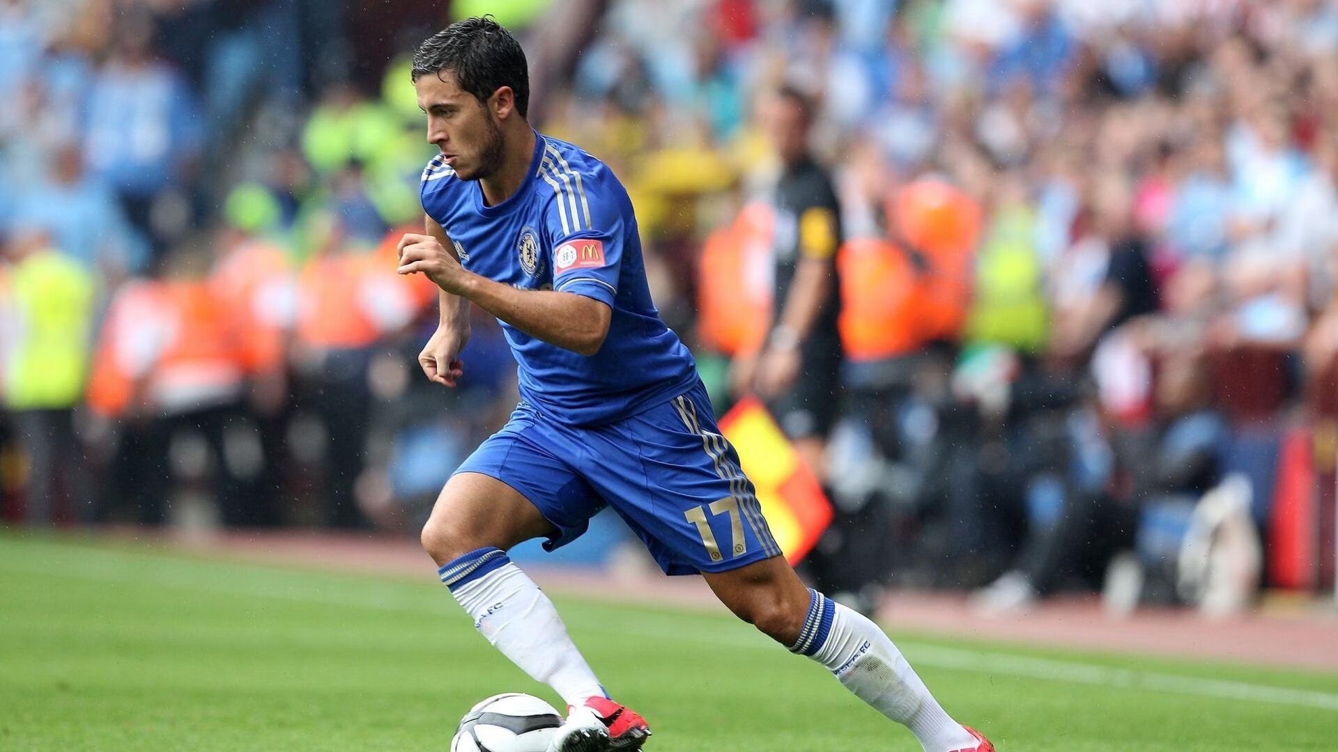 哈登回归赛场，逆转首场状态亮眼，湖人观众沸腾！